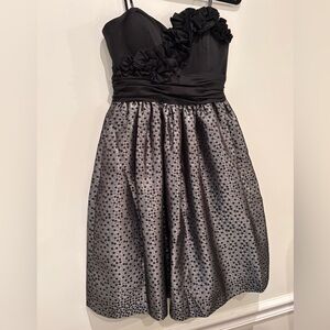 Maggie London Black Silver Ruffle Formal Dress Black Tie LBD Sz 6 Pockets